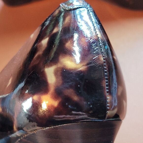 Jones Studio Callie Gold & Brown Wedges Size 8 1/2 - Picture 8 of 10